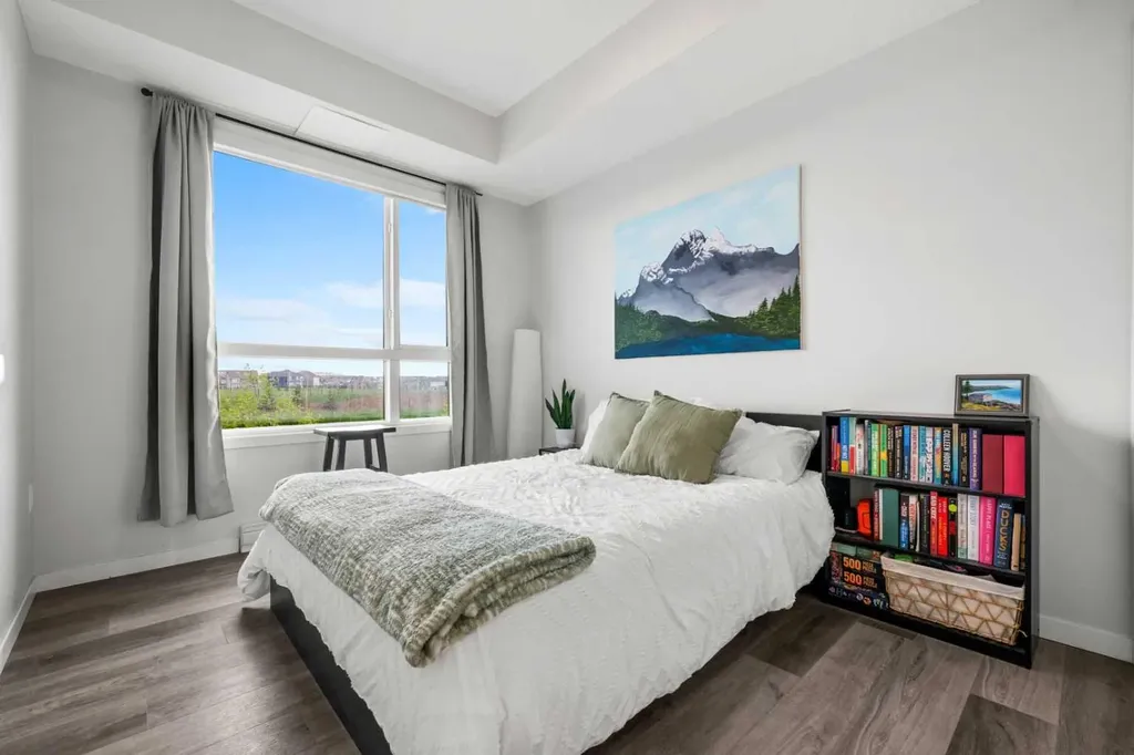 33 Carringham Gate NW Calgary AB T3P 2H6