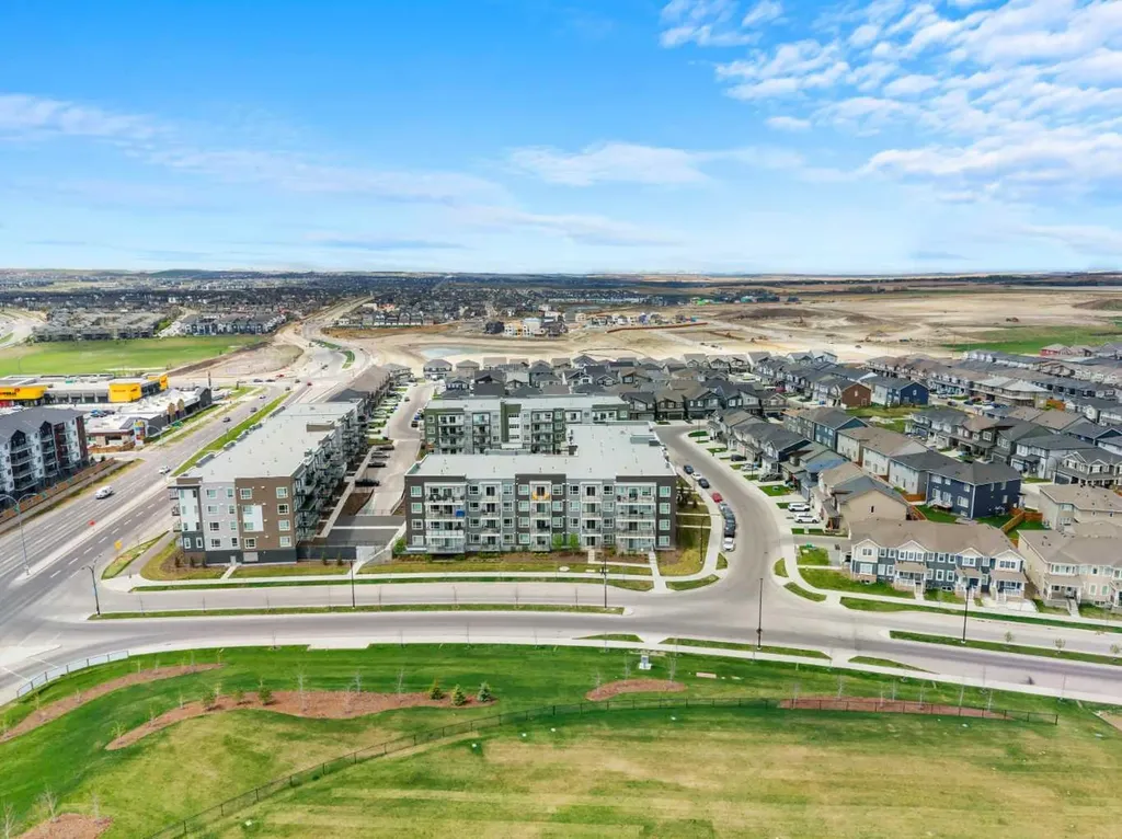 33 Carringham Gate NW Calgary AB T3P 2H6