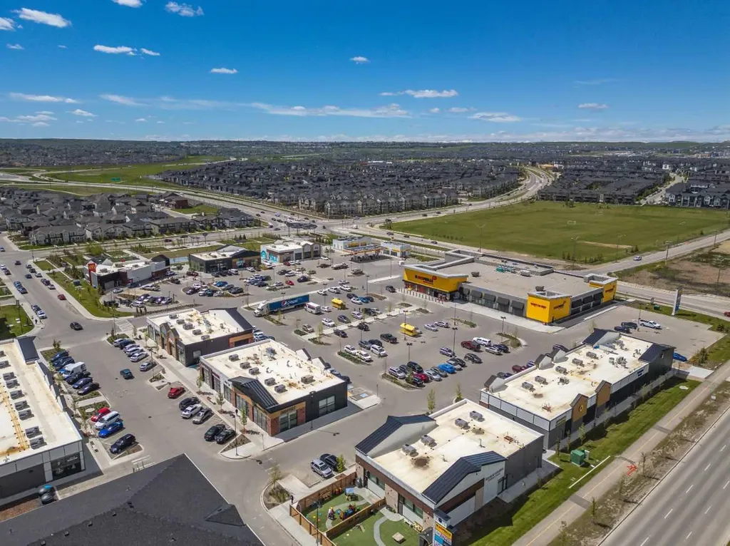 33 Carringham Gate NW Calgary AB T3P 2H6