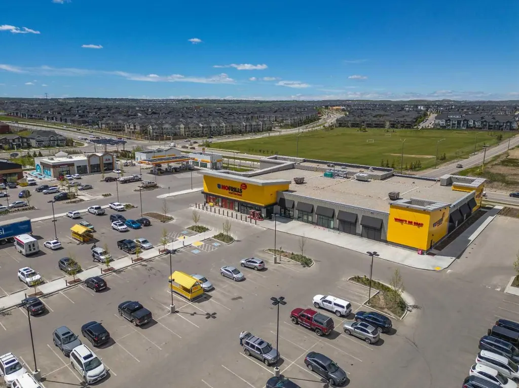 33 Carringham Gate NW Calgary AB T3P 2H6