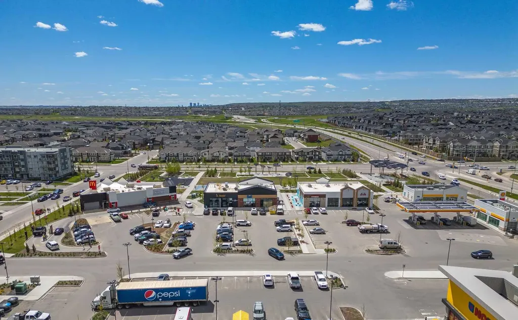 33 Carringham Gate NW Calgary AB T3P 2H6