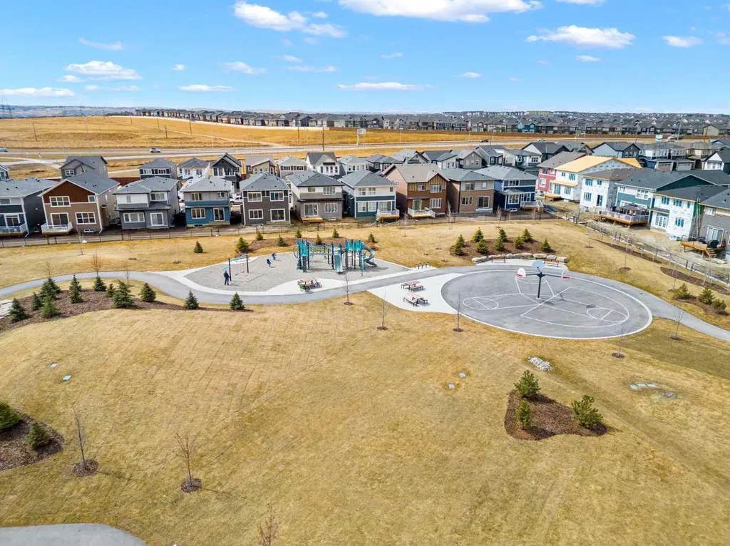 33 Carringham Gate NW Calgary AB T3P 2H6