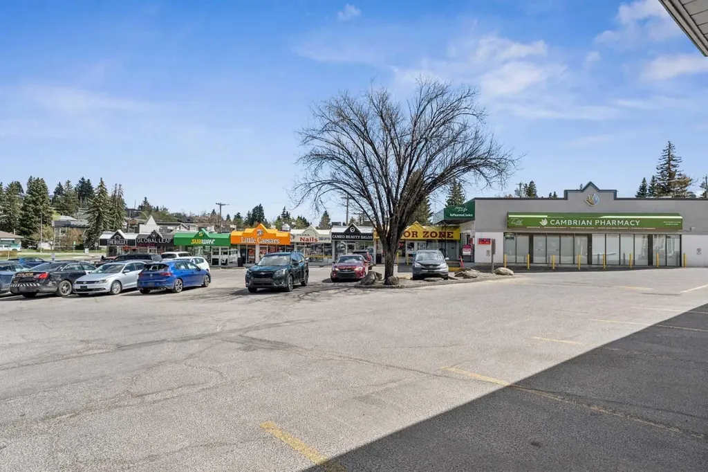 1043 32 Avenue NW Calgary AB T2K 0B3