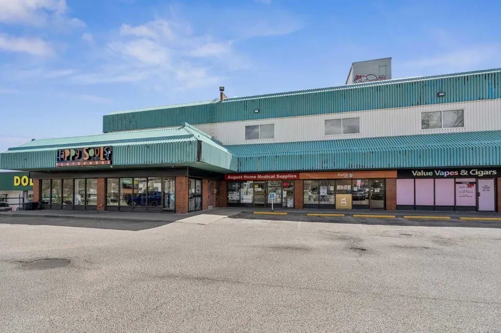 1043 32 Avenue NW Calgary AB T2K 0B3