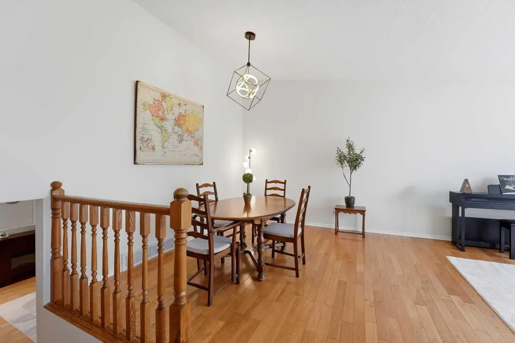 35 Ray Avenue Red Deer AB T4P 3B9
