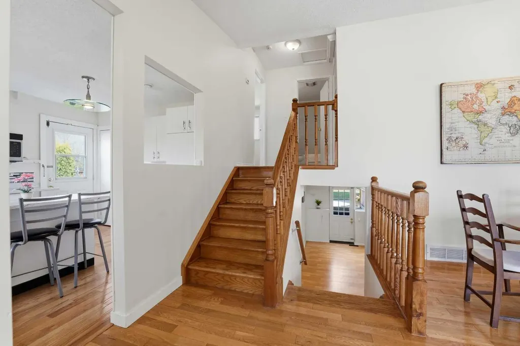 35 Ray Avenue Red Deer AB T4P 3B9