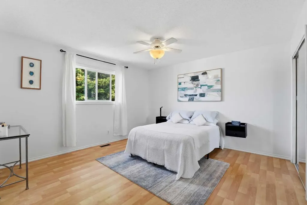 35 Ray Avenue Red Deer AB T4P 3B9
