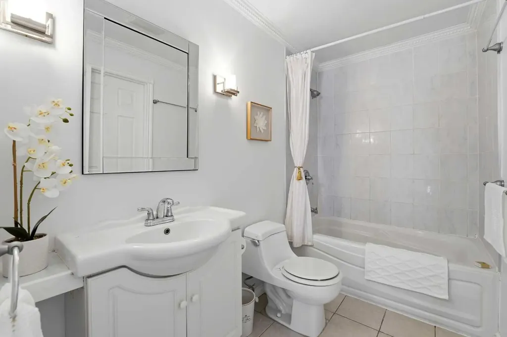 35 Ray Avenue Red Deer AB T4P 3B9