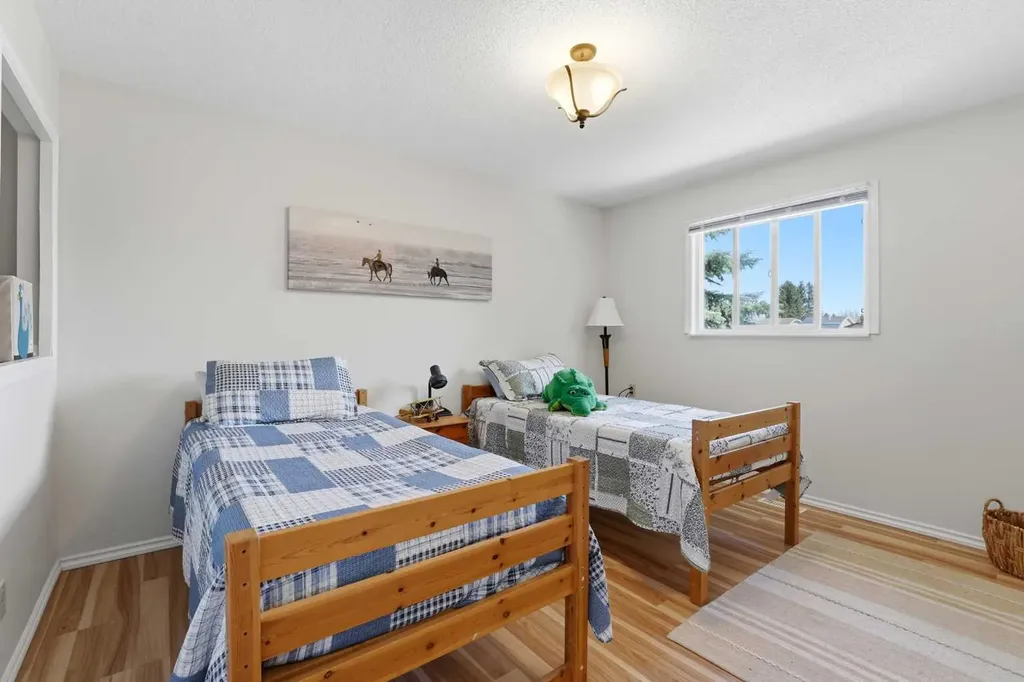 35 Ray Avenue Red Deer AB T4P 3B9