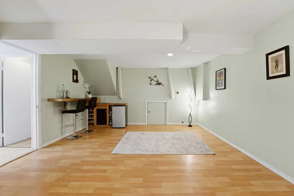 35 Ray Avenue Red Deer AB T4P 3B9