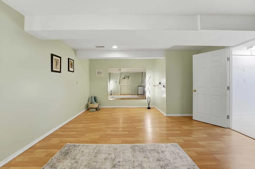 35 Ray Avenue Red Deer AB T4P 3B9