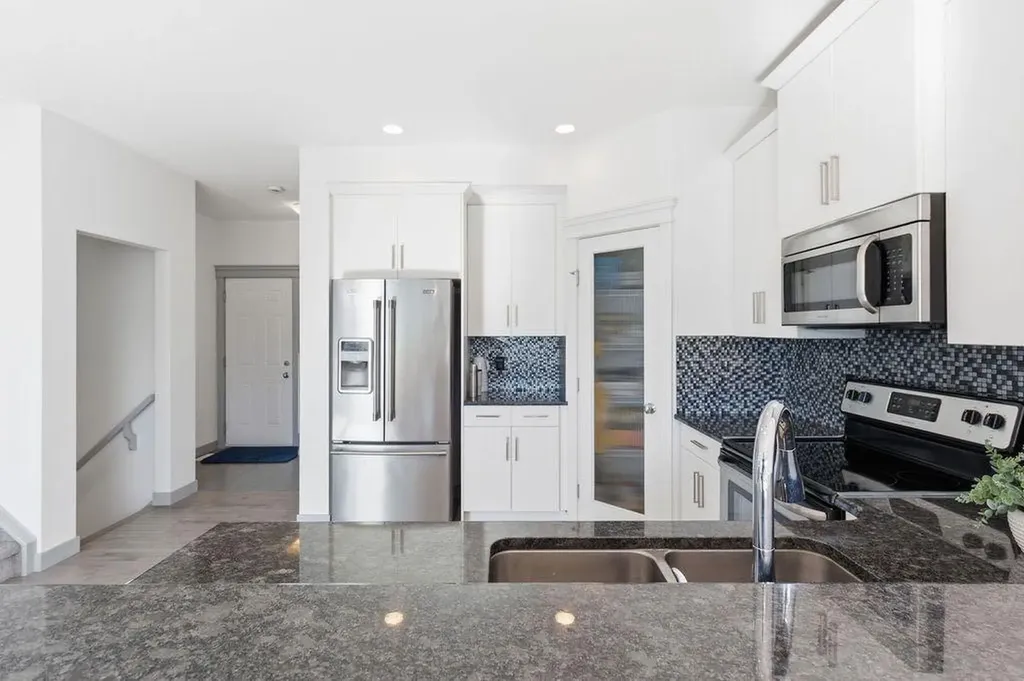 11 Evanscrest Way NW Calgary AB T3P0R4