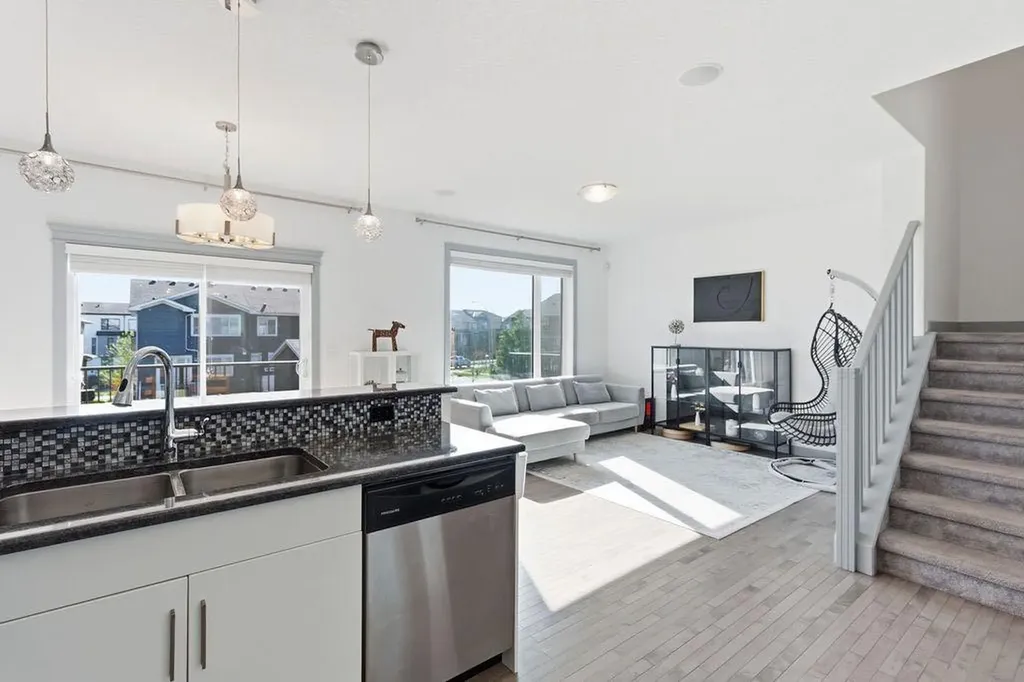 11 Evanscrest Way NW Calgary AB T3P0R4