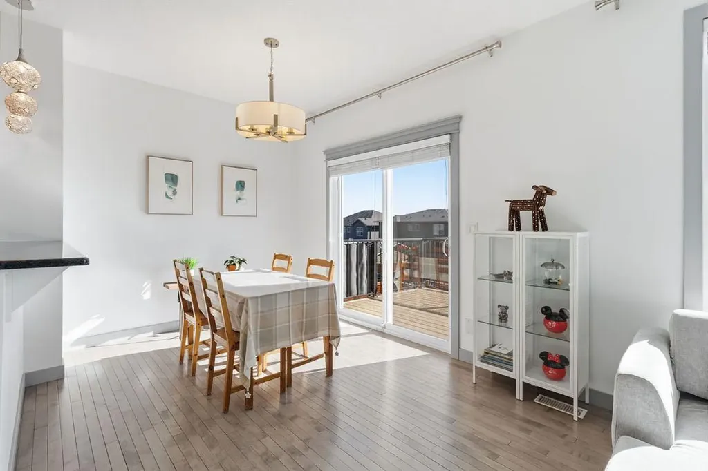 11 Evanscrest Way NW Calgary AB T3P0R4