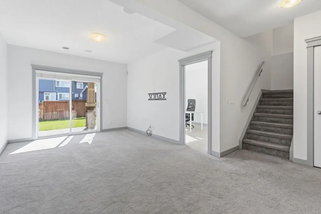 11 Evanscrest Way NW Calgary AB T3P0R4