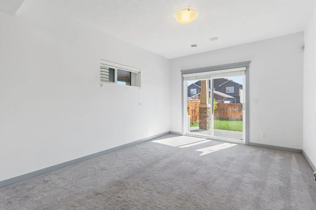 11 Evanscrest Way NW Calgary AB T3P0R4