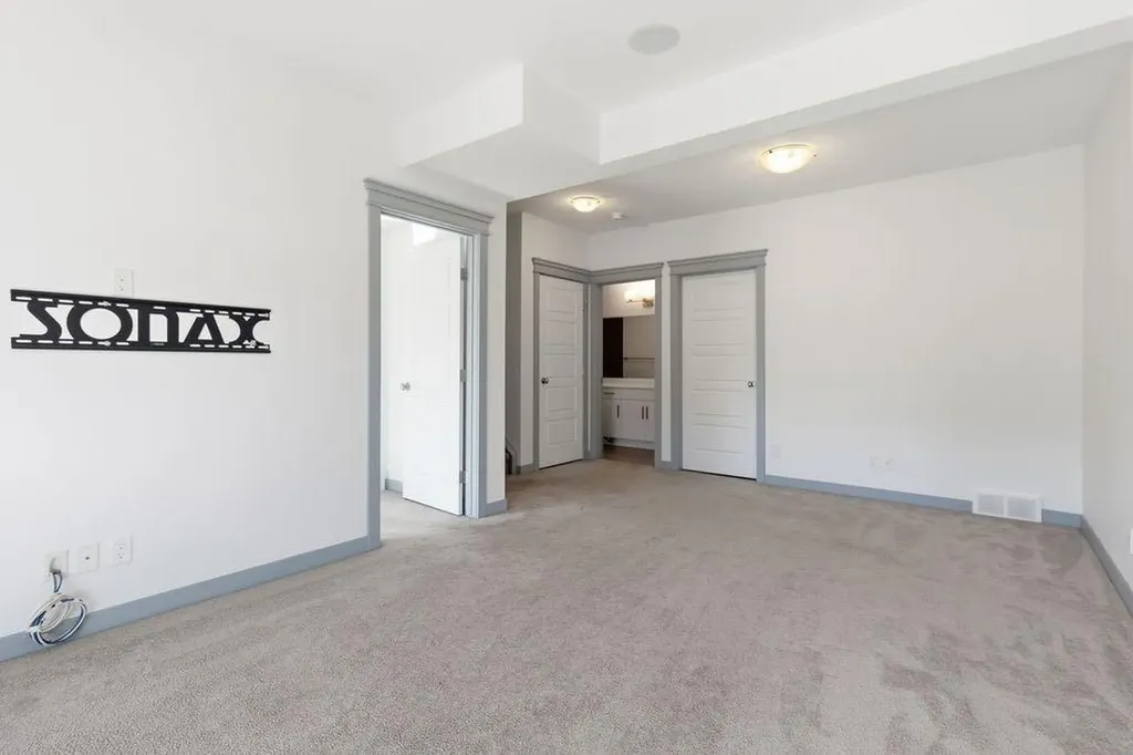 11 Evanscrest Way NW Calgary AB T3P0R4