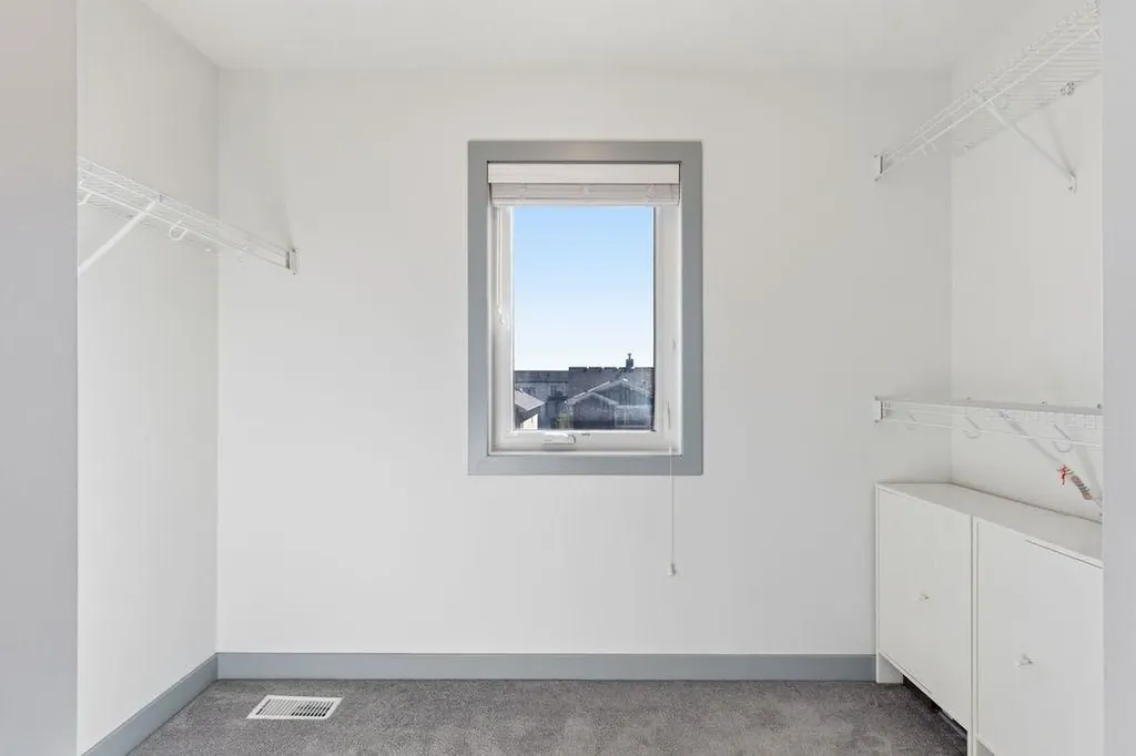 11 Evanscrest Way NW Calgary AB T3P0R4