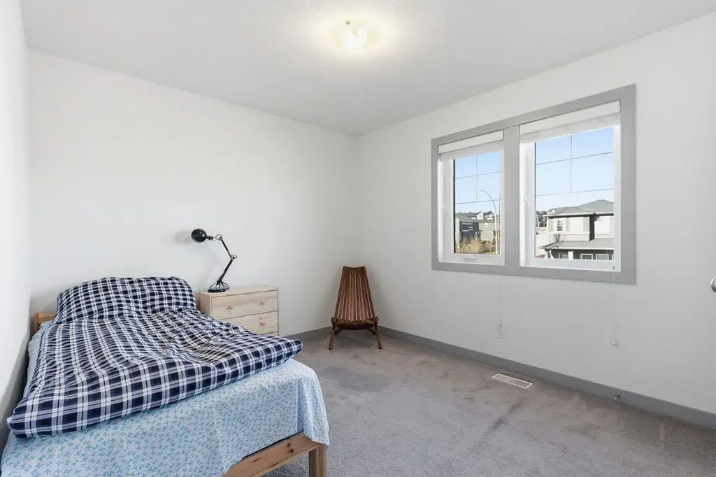 11 Evanscrest Way NW Calgary AB T3P0R4