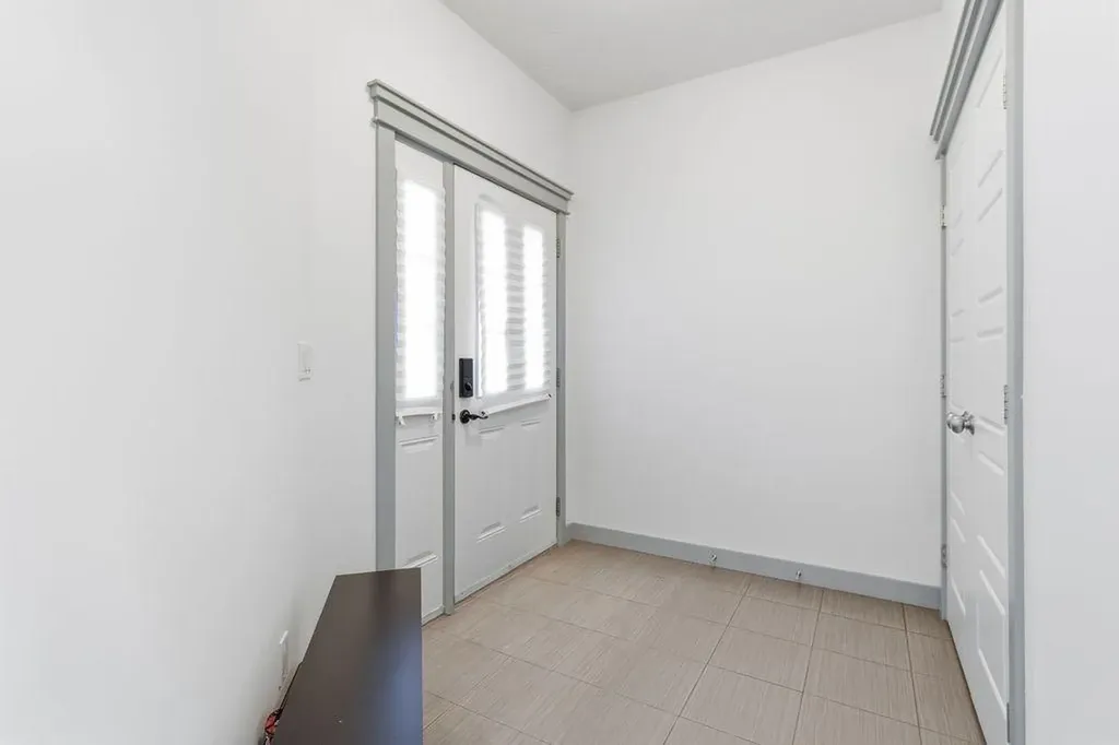 11 Evanscrest Way NW Calgary AB T3P0R4