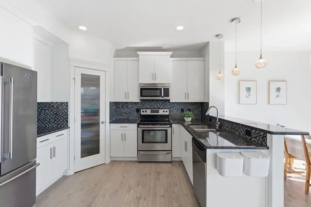 11 Evanscrest Way NW Calgary AB T3P0R4