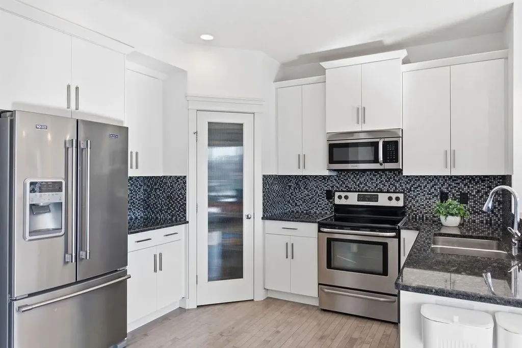 11 Evanscrest Way NW Calgary AB T3P0R4