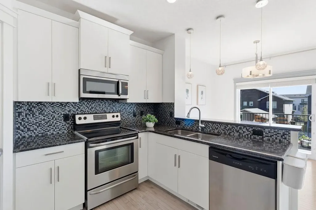 11 Evanscrest Way NW Calgary AB T3P0R4