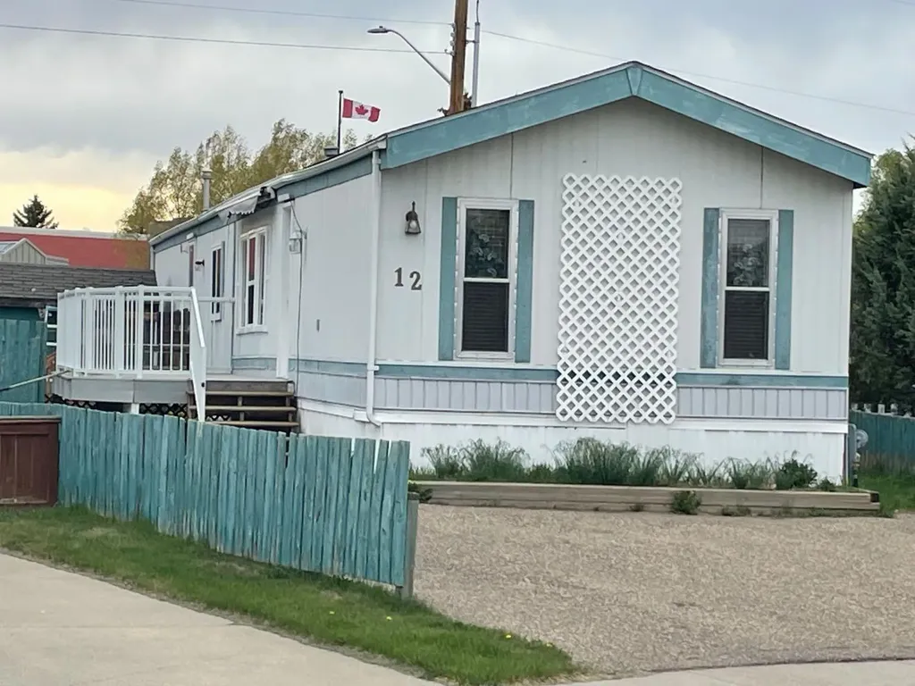 12 Westover Crescent Claresholm AB T0L 0T0