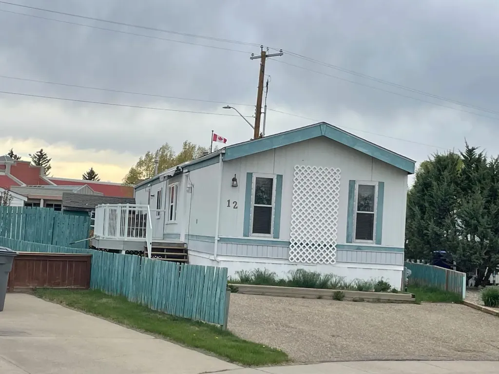 12 Westover Crescent Claresholm AB T0L 0T0