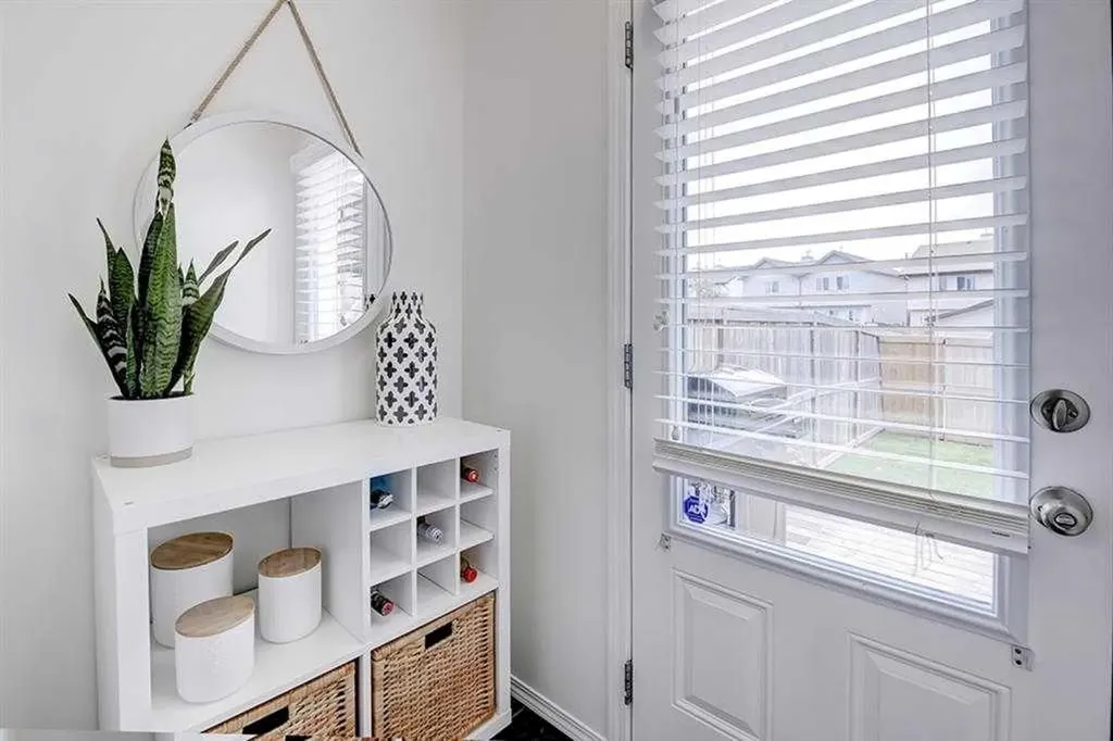 12 Elgin Meadows View SE Calgary AB T2Z 0E8