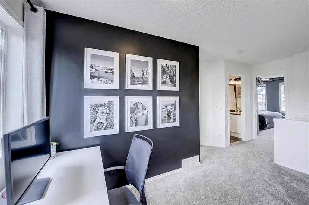 12 Elgin Meadows View SE Calgary AB T2Z 0E8