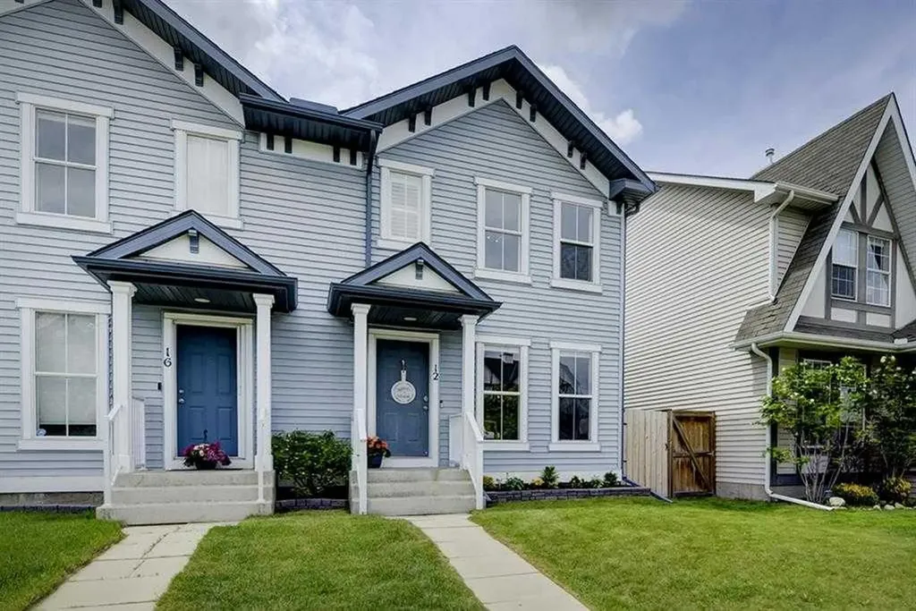 12 Elgin Meadows View SE Calgary AB T2Z 0E8