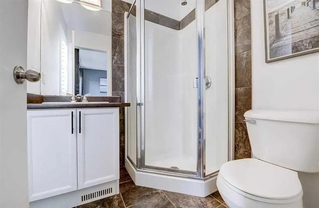 12 Elgin Meadows View SE Calgary AB T2Z 0E8