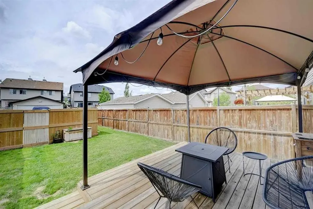 12 Elgin Meadows View SE Calgary AB T2Z 0E8