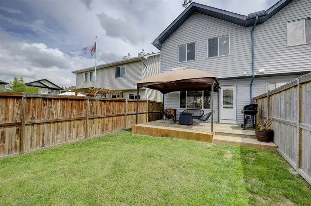 12 Elgin Meadows View SE Calgary AB T2Z 0E8
