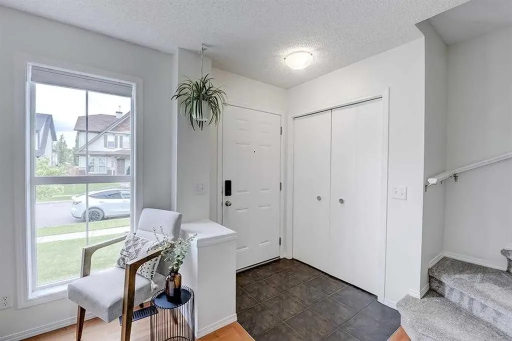 12 Elgin Meadows View SE Calgary AB T2Z 0E8