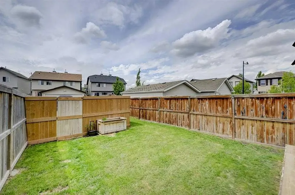 12 Elgin Meadows View SE Calgary AB T2Z 0E8