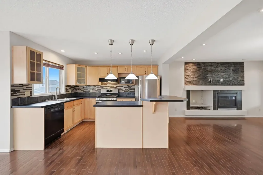 646 Everridge Drive SW Calgary AB T2Y4w5