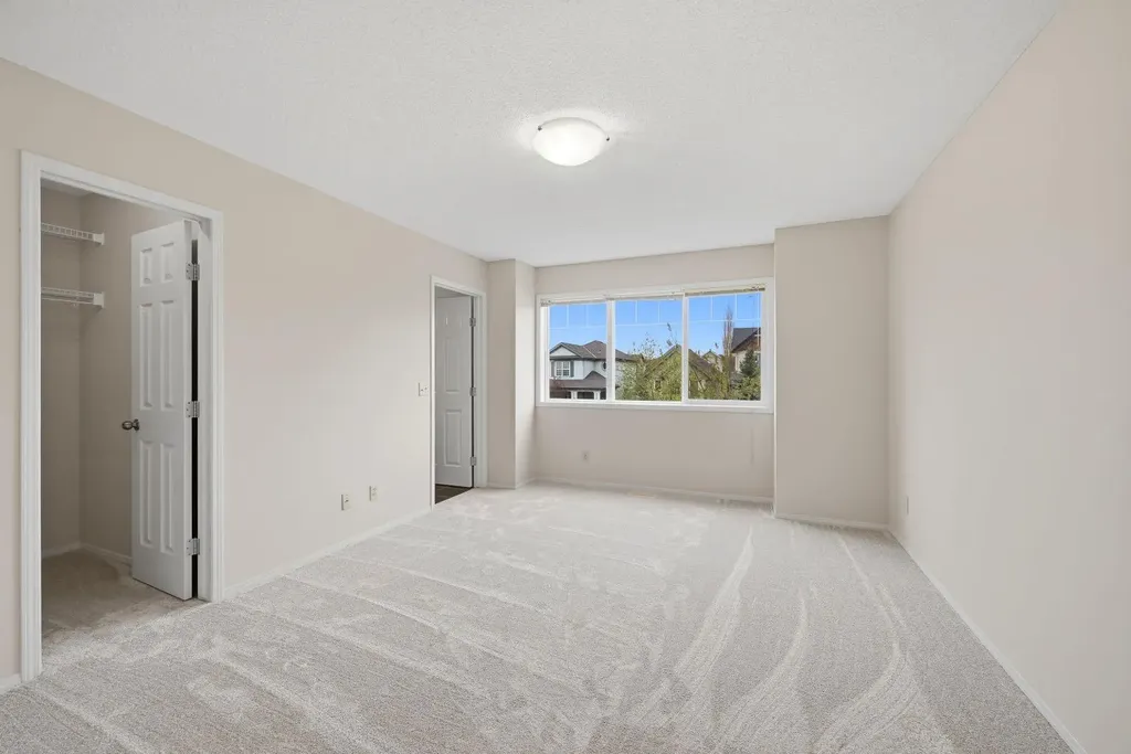 646 Everridge Drive SW Calgary AB T2Y4w5