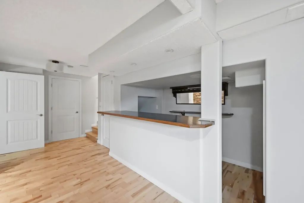 646 Everridge Drive SW Calgary AB T2Y4w5