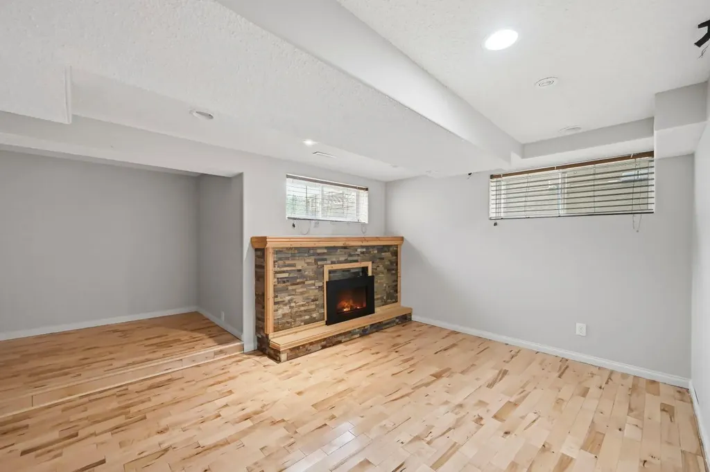 646 Everridge Drive SW Calgary AB T2Y4w5