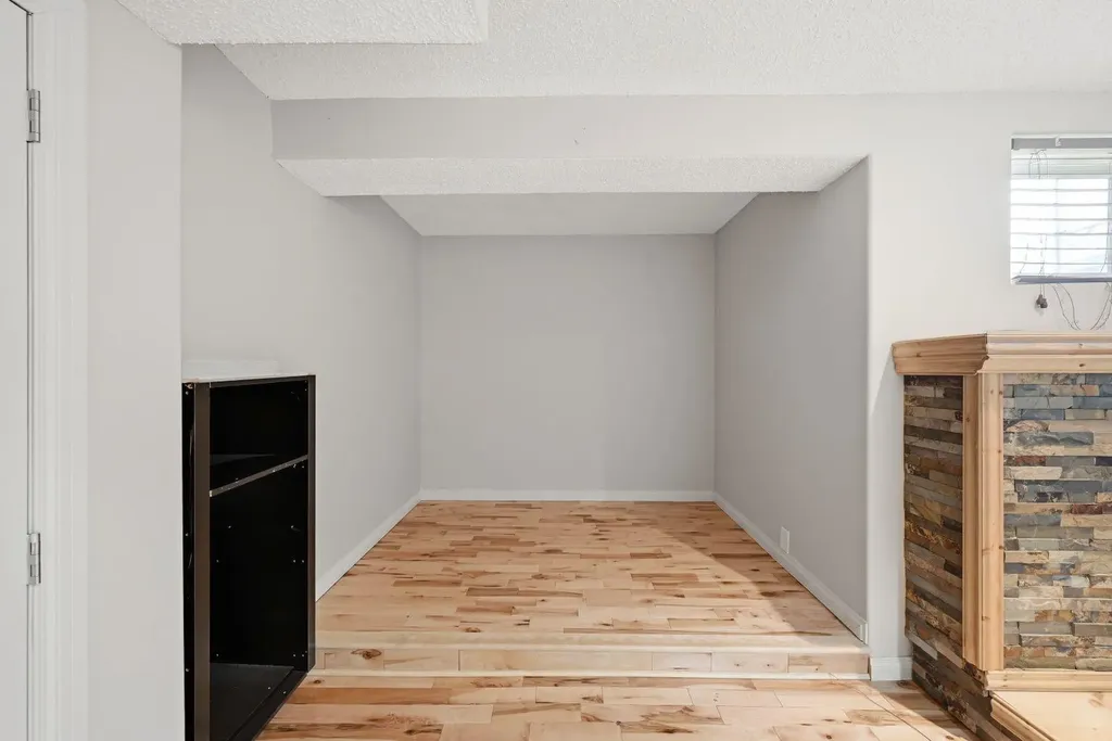 646 Everridge Drive SW Calgary AB T2Y4w5