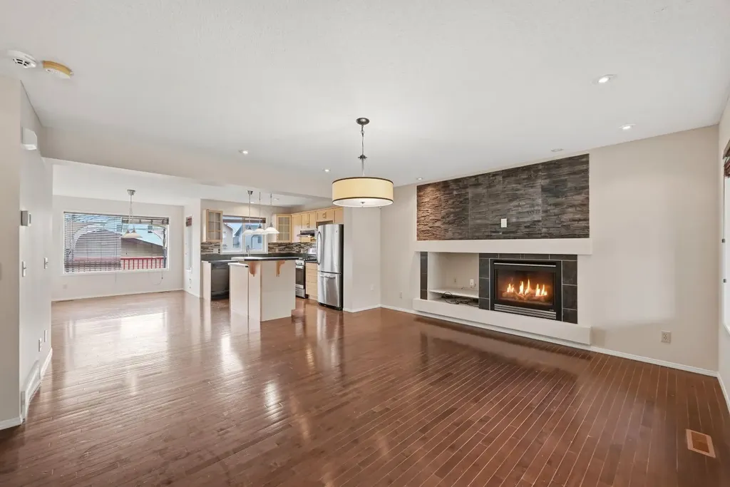 646 Everridge Drive SW Calgary AB T2Y4w5