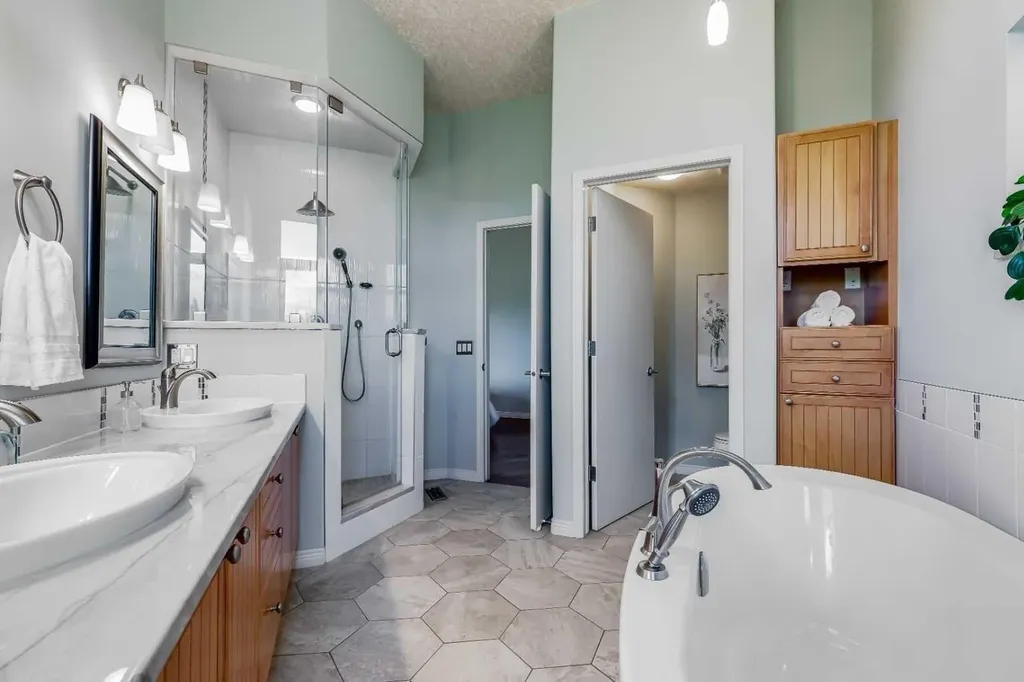 133 Valley Creek Place NW Calgary AB T3V 5B1