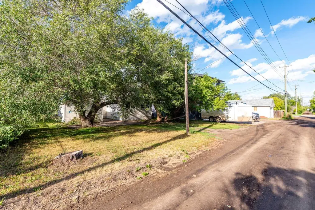4709 50 Street Lloydminster SK S9V 0M6