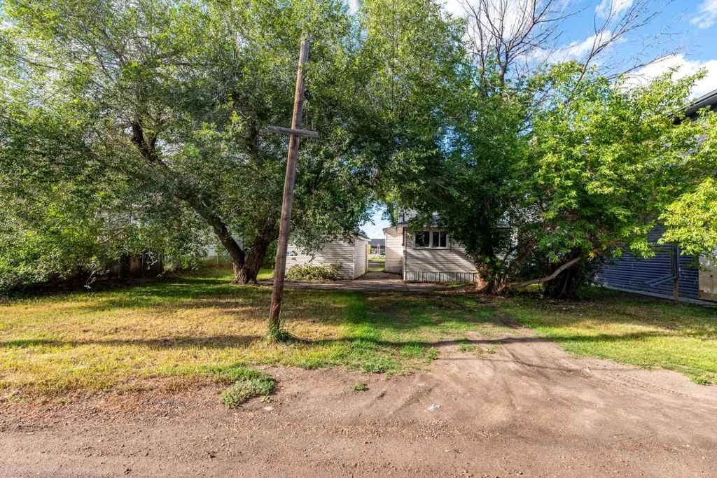 4709 50 Street Lloydminster SK S9V 0M6