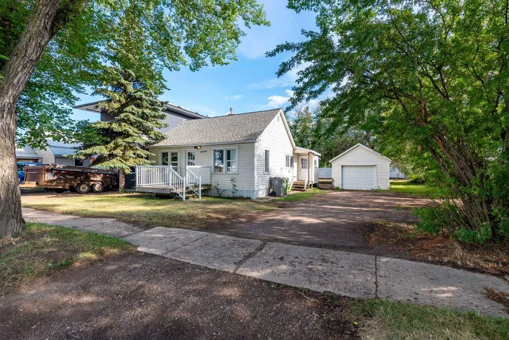 4709 50 Street Lloydminster SK S9V 0M6