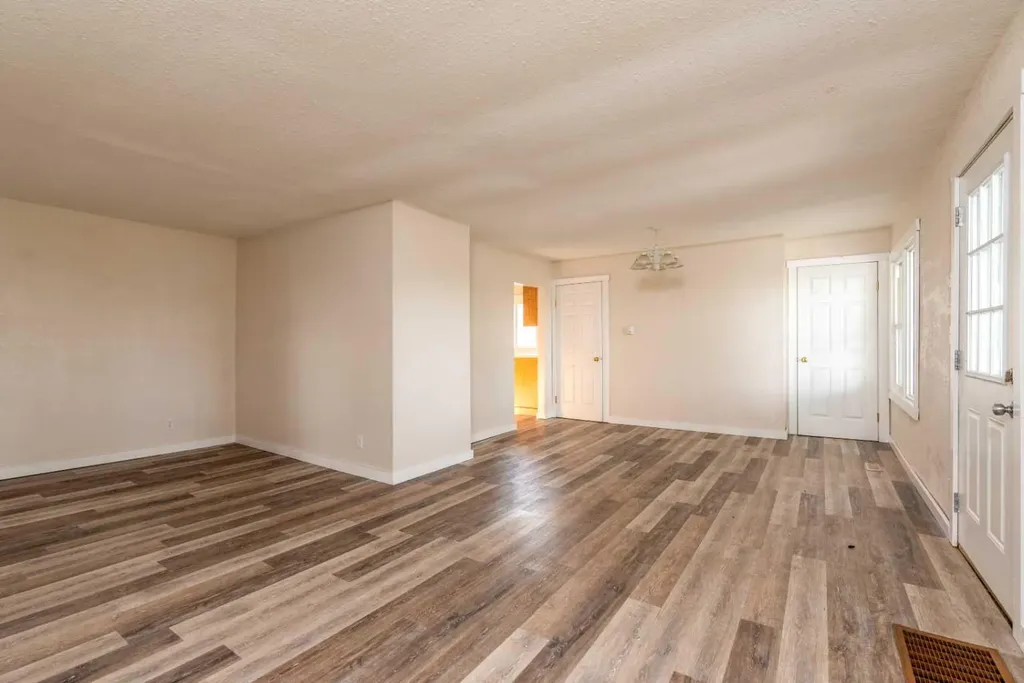 4709 50 Street Lloydminster SK S9V 0M6