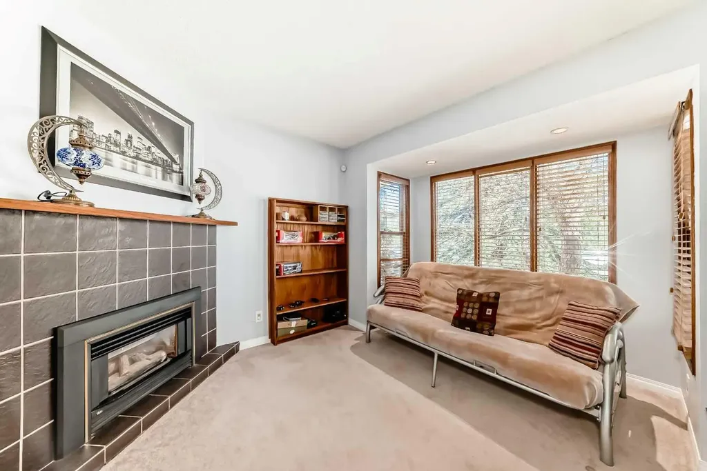 316 Glamorgan Place SW Calgary AB T3E 6M2