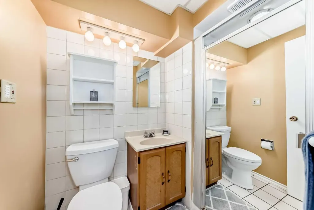 316 Glamorgan Place SW Calgary AB T3E 6M2